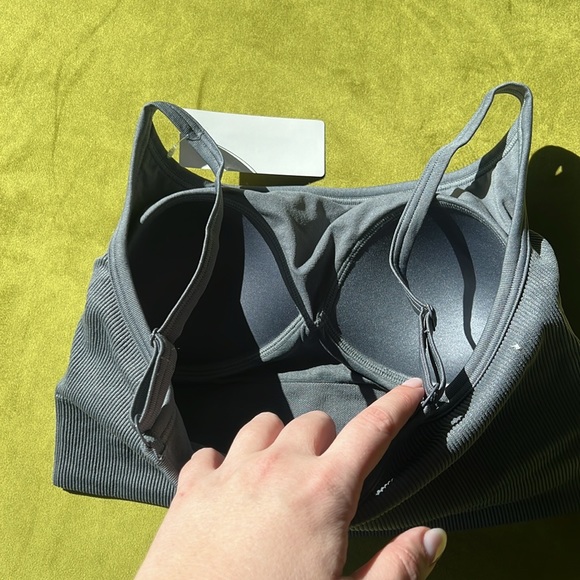 NWT UNIQLO Seamless Half Bra Camisole - Picture 5 of 5